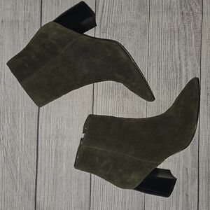 Marc Fisher Retire Pointed Toe Block Heel Suede Leather Booties Green Size 7.5